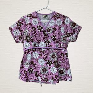 Women scrub top size small